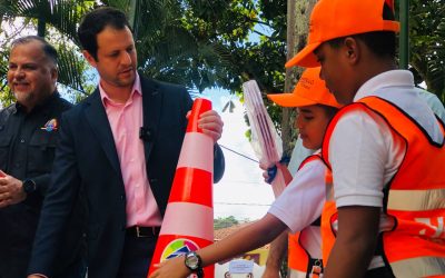 Los pequeños de El Hatillo hacen respetar  las leyes de tránsito