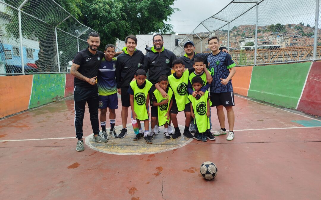 Academia de fútbol Green Stick resalta el talento de niños en Petare