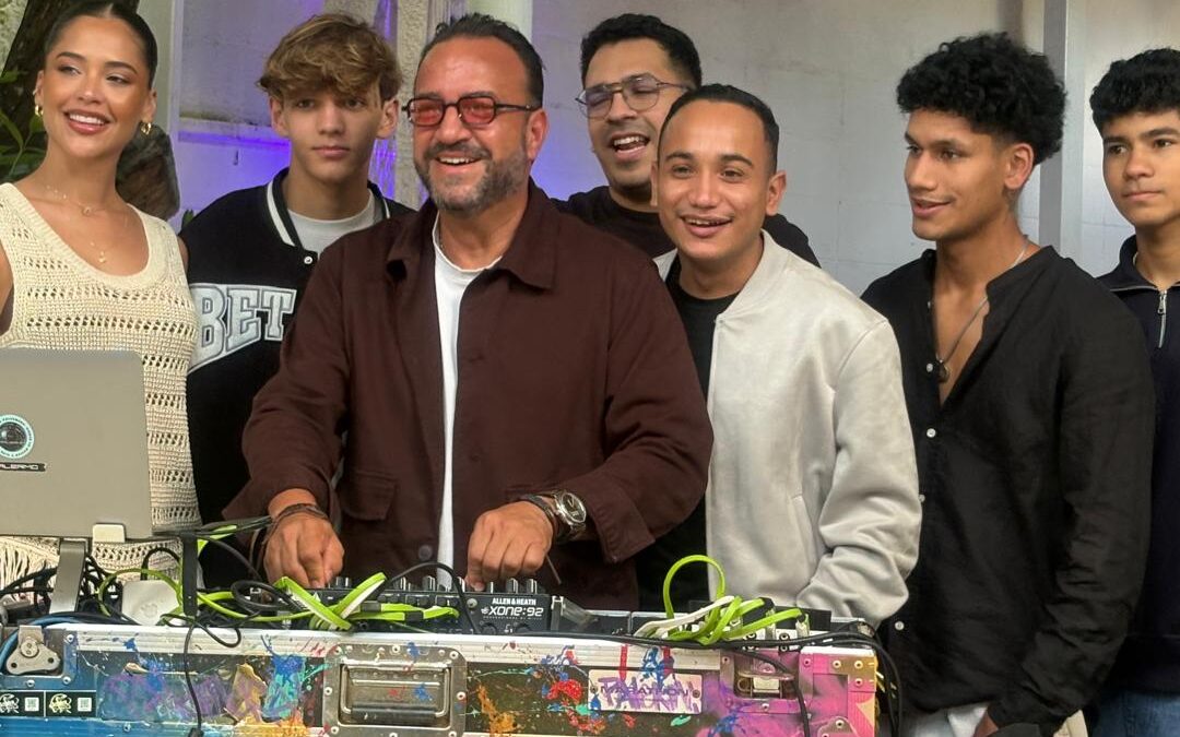 El sello discográfico abrió sus puertas para un encuentro con la prensa La Palermera se constituye como un espacio para la creación artística La disquera que trabaja desde hace más de un año en proyectar el trabajo de sus artistas en el panorama nacional e internacional.