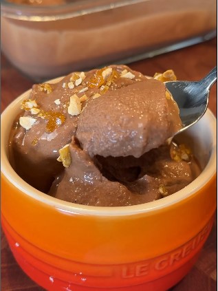Satisface tu antojo de helado con esta receta libre de lactosa y azúcar