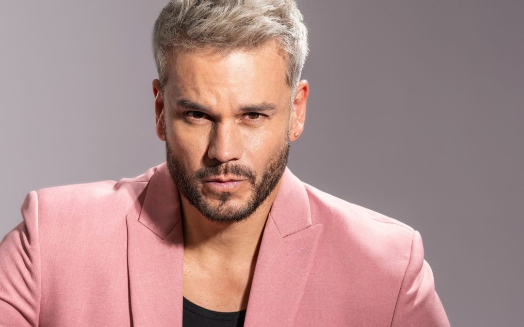 Luccas Rivera proyecta su carrera global con la fuerza emocional de “Reyna”