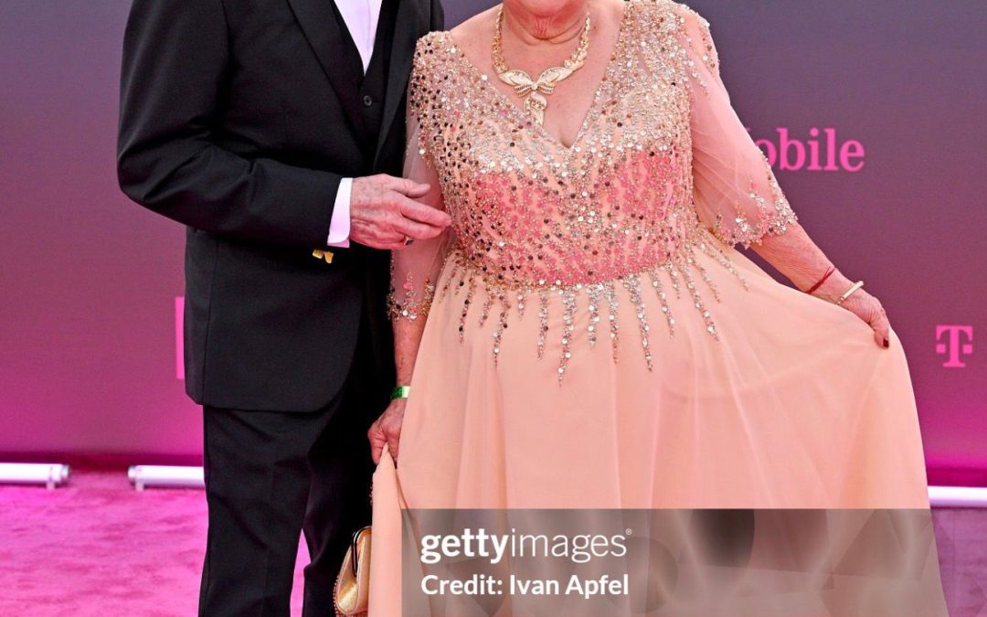 “Ganas con Canas” se roba el show en el escenario de Premio Lo Nuestro junto a Maluma y Kany García