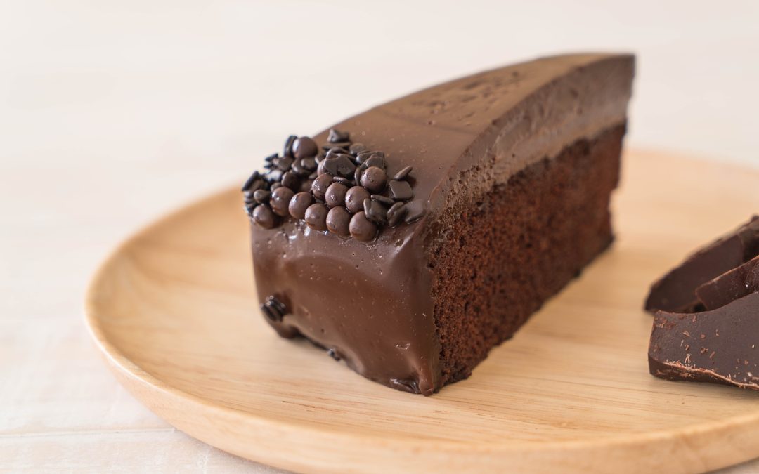 Para disfrutar sin preocupaciones prepara una torta de chocolate sin lactosa
