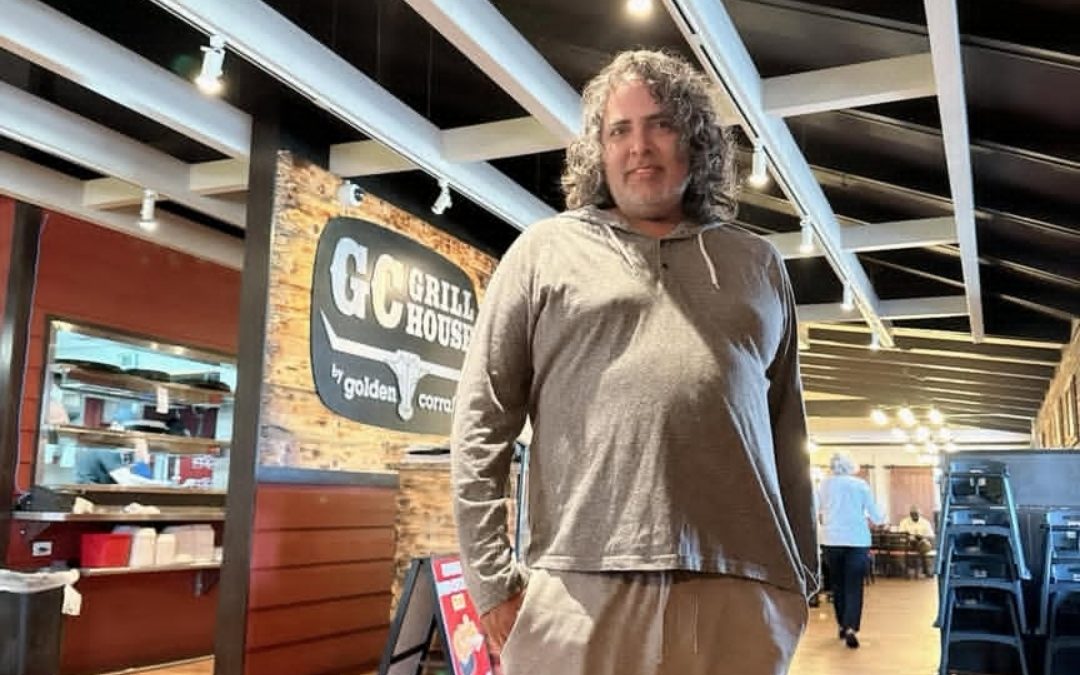 El modelo y actor Yonder Hernández asume nuevos proyectos y anuncia su retiro de las redes sociales