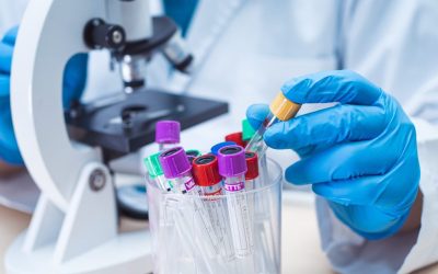 El código secreto de tu salud: ¿Sabías que los estudios de sangre revelan más del 50% de un diagnóstico clínico?