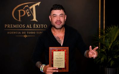 Andrés Amariles recibe reconocimiento en los Premios Nuestro Talento 2026