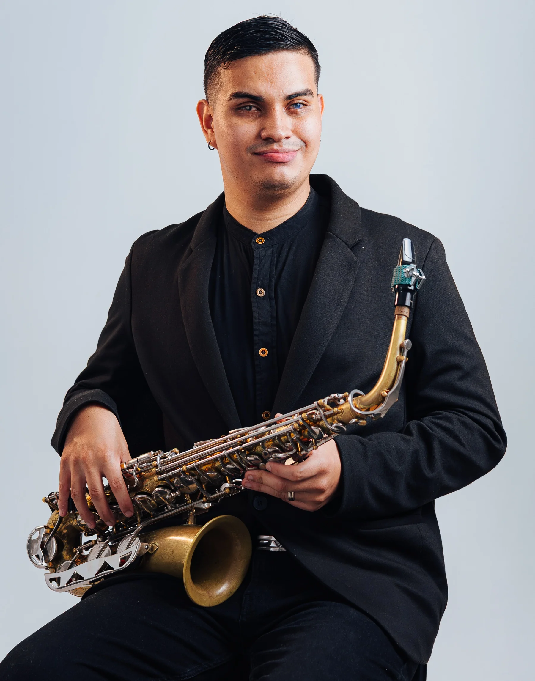 Sax Eyes convierte su historia de vida en inspiración para miles de jóvenes