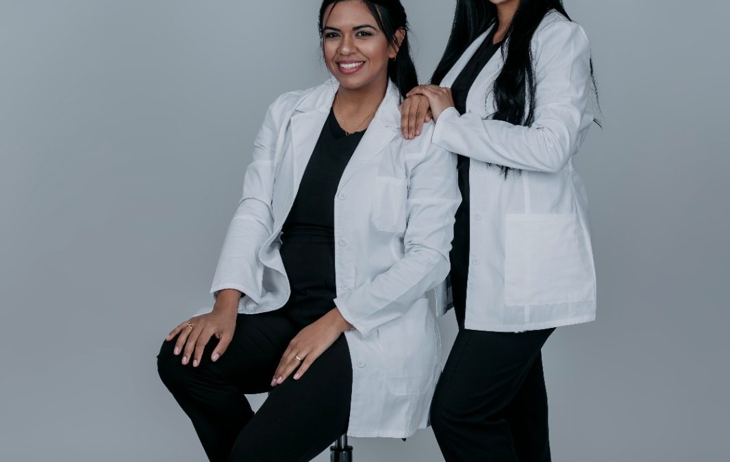 La Dra. Karina García impulsa Healthy Smile Foundation: una iniciativa para devolver la sonrisa y la dignidad a los adultos mayores