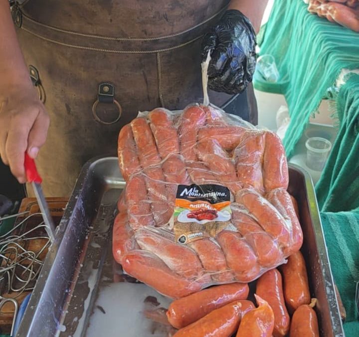 Fogones de esperanza sirven miles de platos calientes