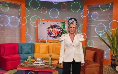 Perla Tamez Casasnovas Llega a México con el método revolucionario: “Corazón, Mente y Dinero” La exitosa empresaria es galardonada con “El Micrófono de Oro” por su gran labor altruista.