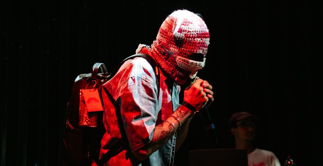Guilty Asko despierta con un nuevo universo de reggaetón con #BELLAKITOGUSILÚ