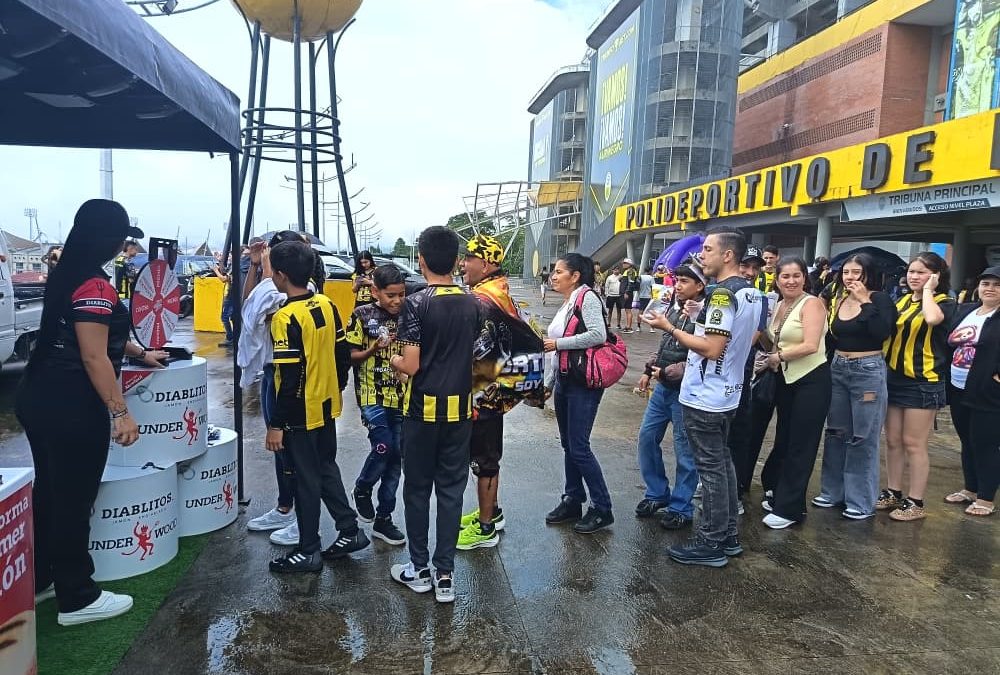 La mejor forma de vivir la pasión del fútbol estuvo presente en el Clásico de la Liga FUTVE