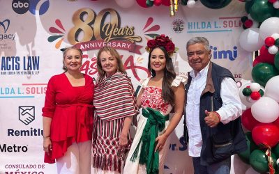 Nitzia Chama Brilla como madrina del 80 aniversario del Desfile de la Independencia de México del Este de Los Ángeles junto a Gabriel Soto