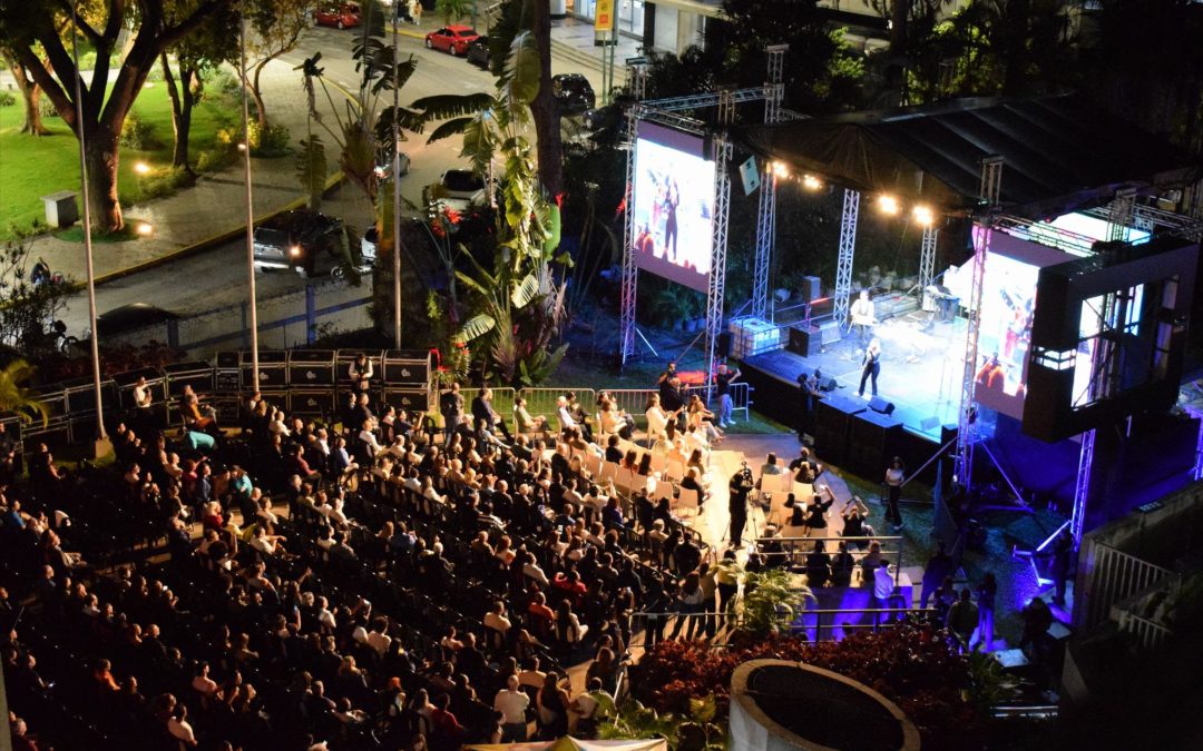 El Centro Cultural de Arte Moderno presenta una variada programación este mes de septiembre El regreso a escena de Ana María Simón y Albi de Abreu en la comedia teatral ¡Hello Susy!, el regreso a petición del público de la exposición inmersiva Bonsái 50, cine del mundo, la segunda edición del Caracas Music Biz 360 y una rica oferta musical se apoderan de este  recinto artístico ubicado en La Castellana