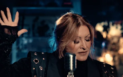 Ana Boleros lleva “El triste” del romanticismo al rock