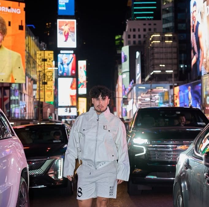 Cristian Patino impulsa su carrera internacional con nueva música, actuación y proyección en las grandes pasarelas