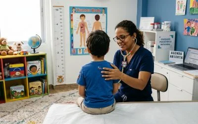 El cuidado pediátrico garantiza el desarrollo pleno y la salud de la población infantil